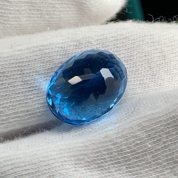 Topaz ring stone, Faceted Oval sky blue 13.06 Cts, Eye Clean Unique Cut, Top quality flawless Gem - Image 4